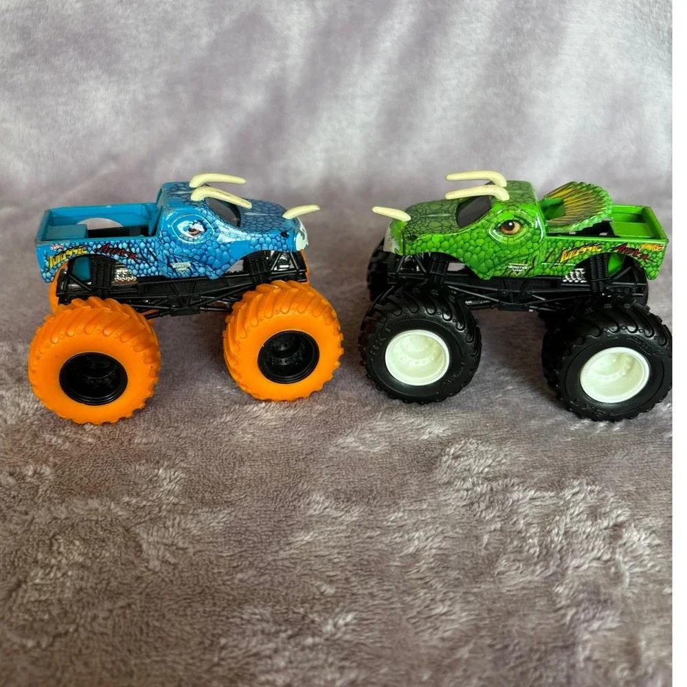 Hot Wheels Monster Jam Jurassic Attack Dinosaur Monster Truck Set Green Blue